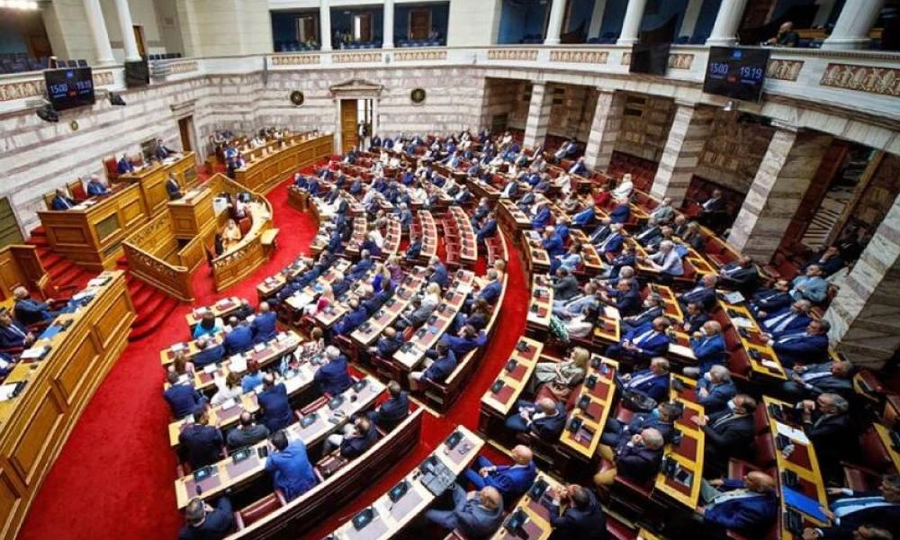 Δημοσκόπηση Opinion Poll: Πρωτιά για τη ΝΔ με διψήφια διαφορά από το ΠΑΣΟΚ - 9 κόμματα στη Βουλή